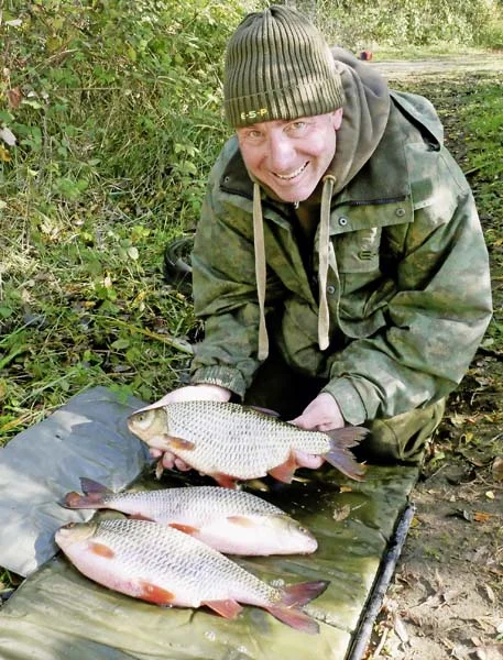 Mark Woodage catch pic.jpg