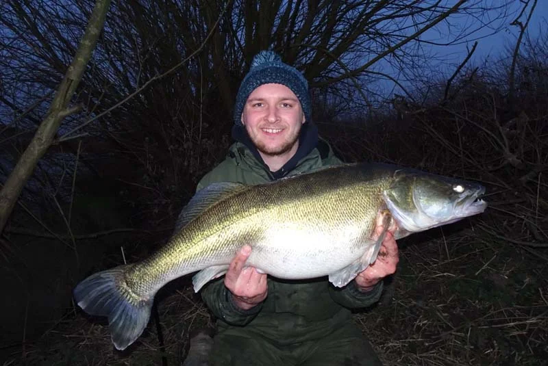 Ian Jones 17lb 2oz zander.jpg