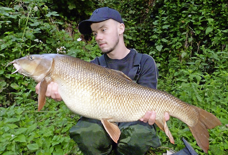 14lb 2oz barbel falls in huge warks avon haul — Angling Times