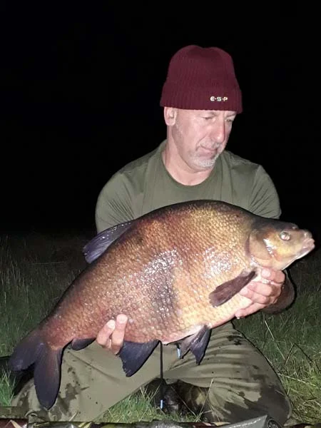 Chris Carlyle 16lb 2oz bream.jpg