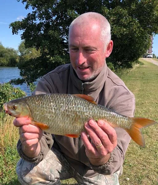 Brad Brookes 3lb 8oz roach Walthamstow.jpg
