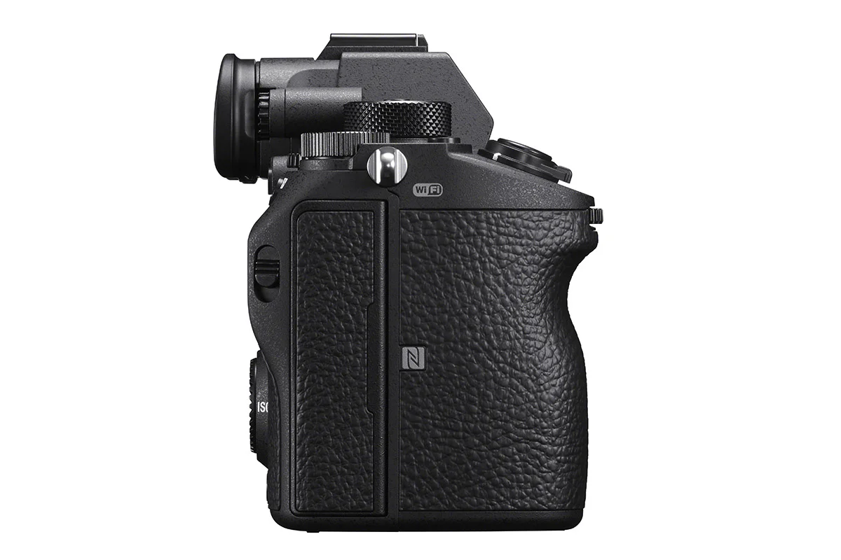 A7RM2_leftside.jpg