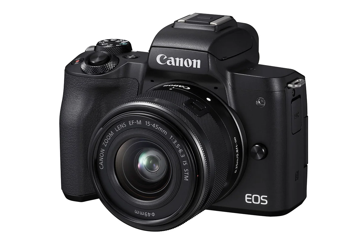 11_EOS_M50_BK_FrontSlantLeft_EF-M15-45 STM.jpg