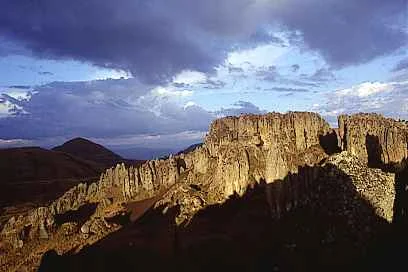 Atardecer%20en%20Cumbemayo.jpg