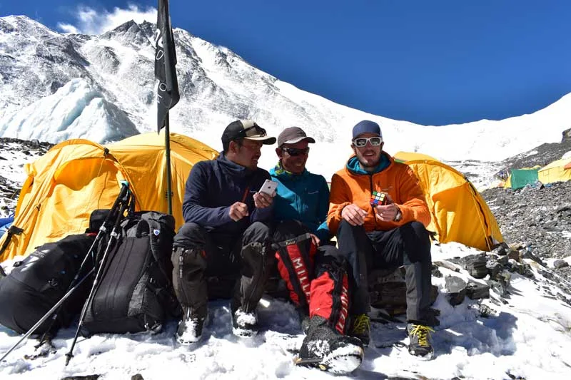 Rubix Cubing at altitude! Image by Jon Gupta