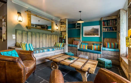 One of the communal lounge areas. © Nic Taylor Photography, The Grand Hostels, gestalten 2018