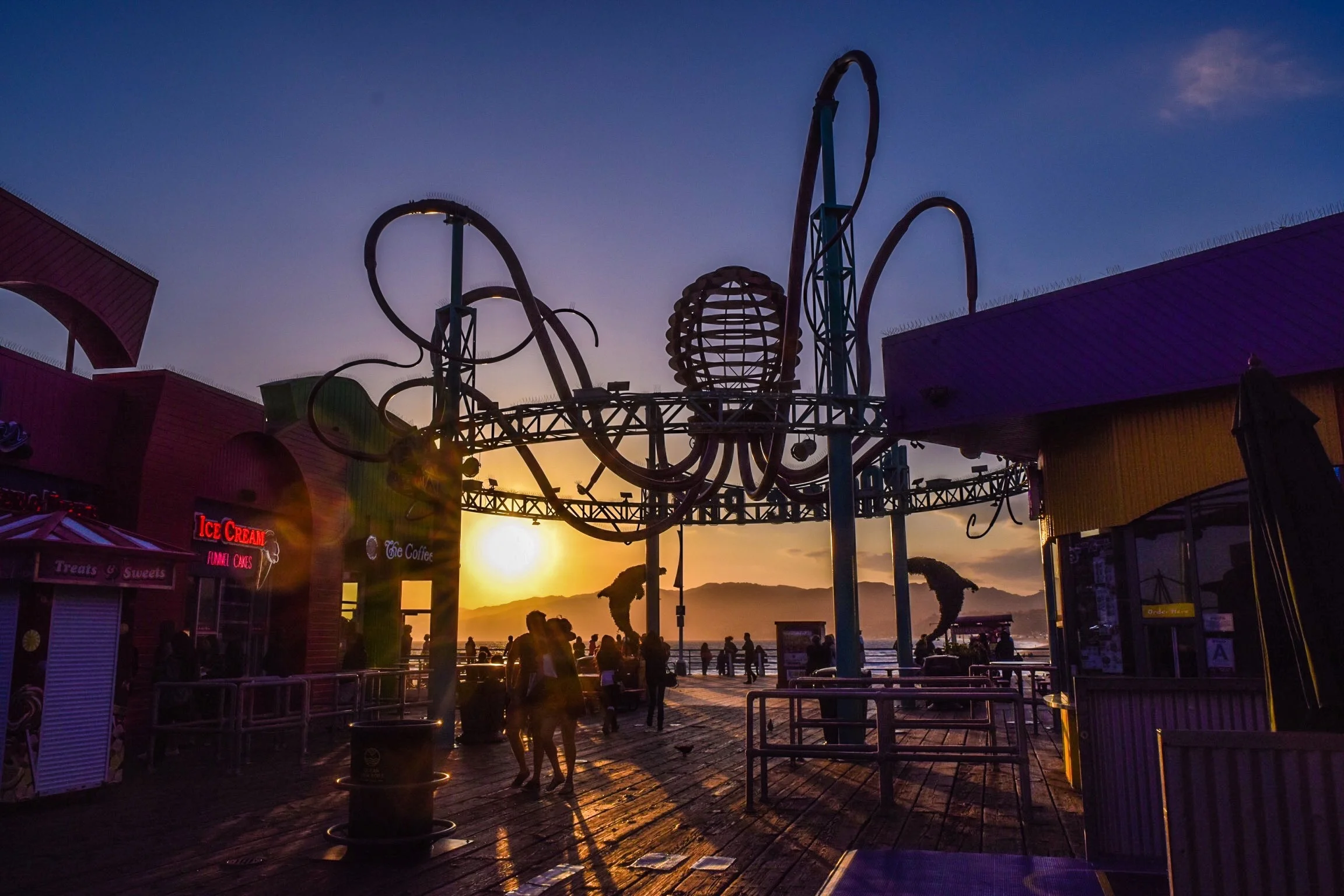 Santa Monica - The world famous Santa Monica Pier