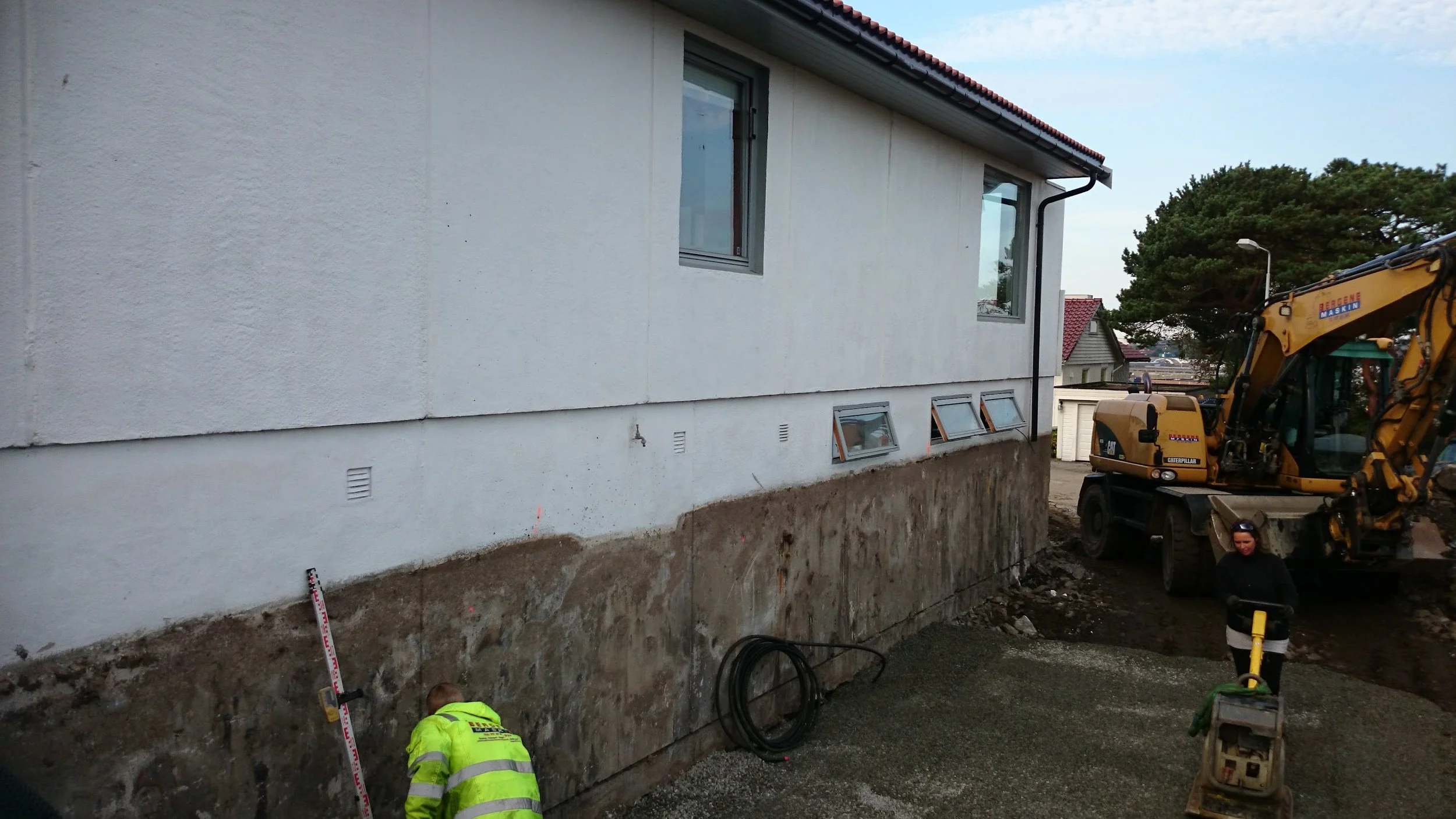  Sept 2016  Det gjøres klart for å støpe kjeller i tilbygg mot nord 