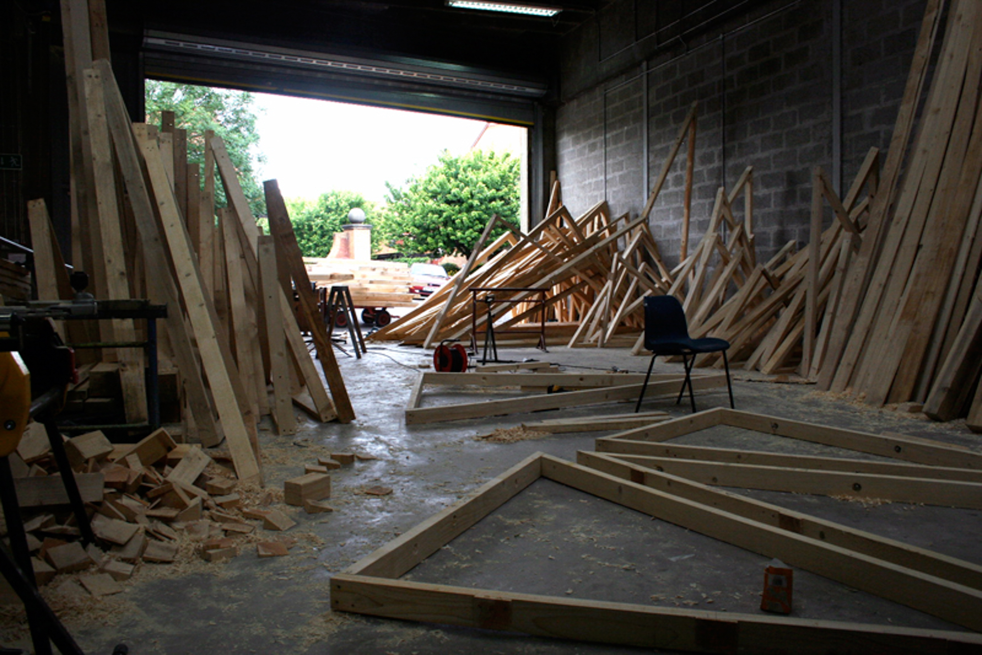 Made possible by the support of Bristol City Council, the Calouste Gulbenkian Foundation, the University of the West of England and Spike Island. The Black Cloud was conceived during the artists’ month-long Arts and Ecology residency in Bristol in 2007, organised by the RSA Arts and Ecology programme and Situations.