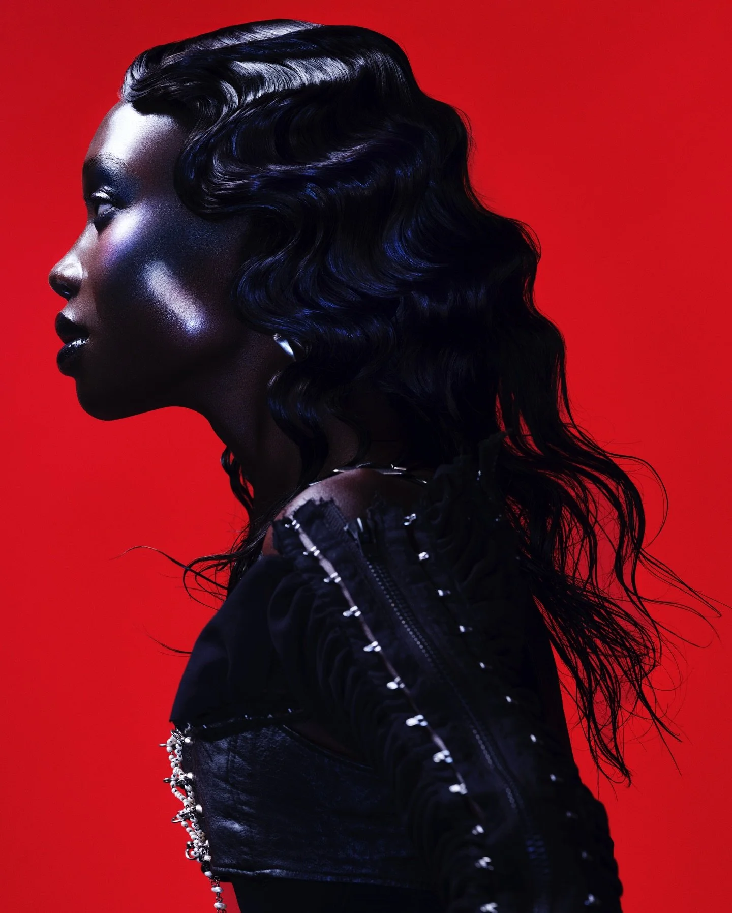 { IRREPLACEABLE }

BHA 2025 Afro Hairdresser of the Year Finalist.

Hair: @lisafarrall
Photography: @richmilesphoto
Video: @lee_smyth_ 
Makeup @laurenkay.co.uk
Styling: @callumsmitth 
Designers @erikaija @b_dodi @askemblastore
Assistants: @iamcaseyst