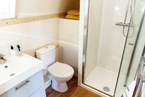 Toilet:shower facilities.jpg