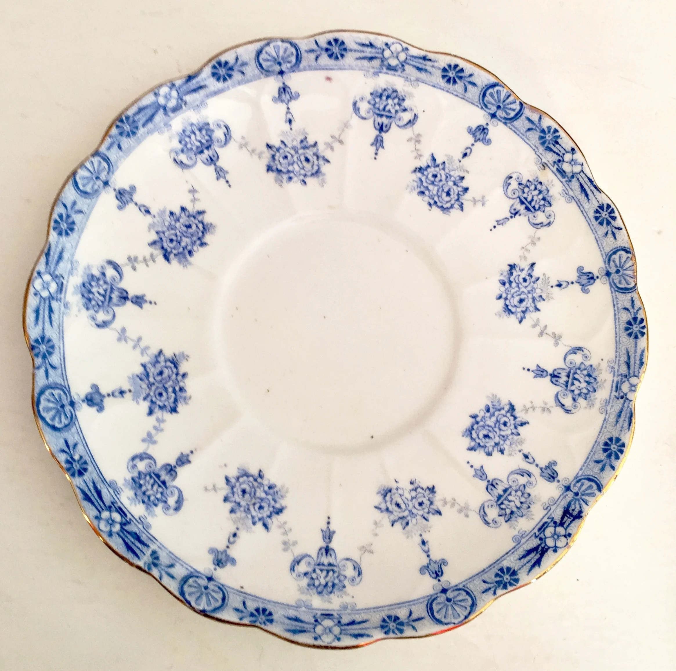 BLUE AND WHITE GARLAND  SALAD / DESSERT PLATES