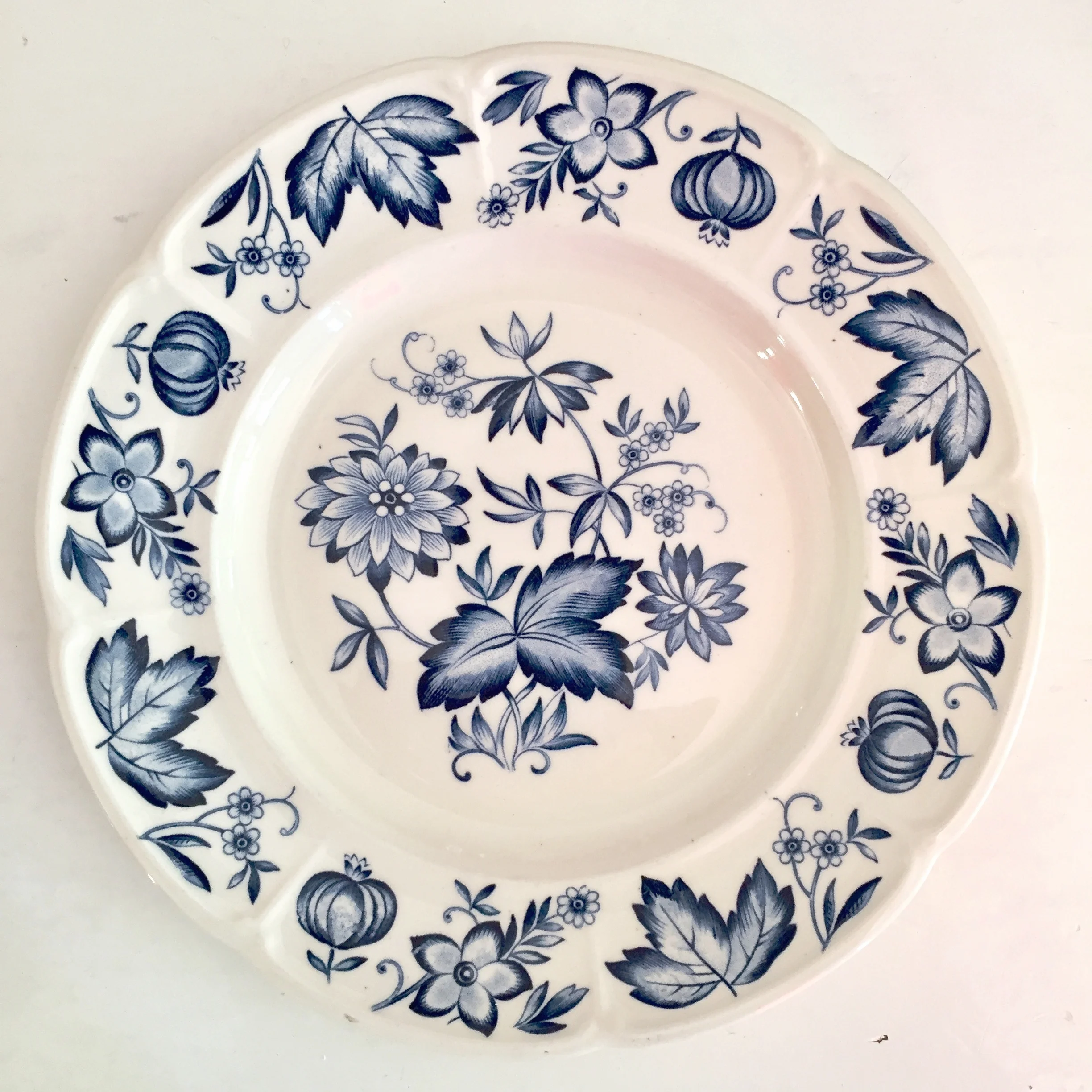 JOHNSON BROS WINDSOR WARE SALAD / DESSERT PLATE