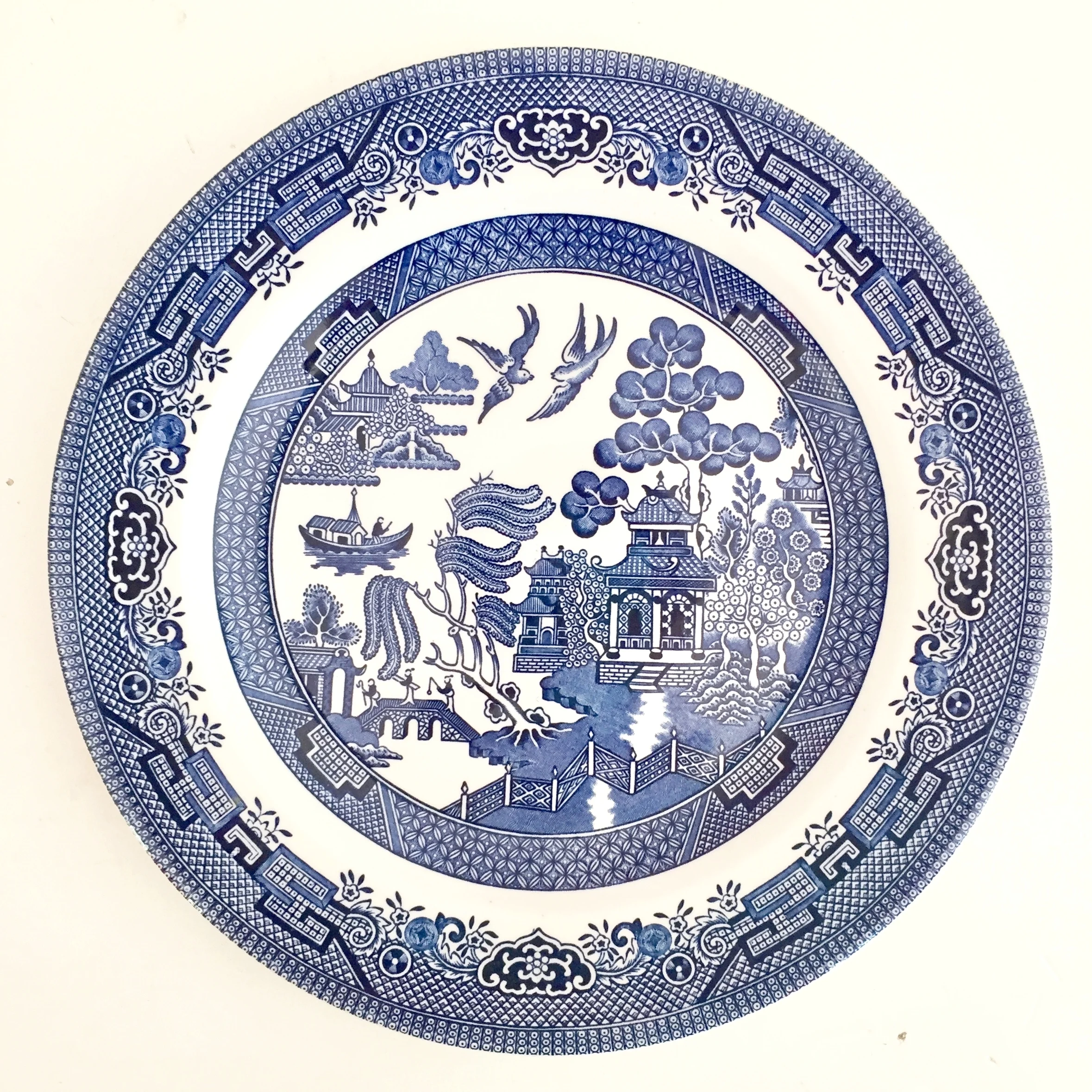 BLUE WILLOW DINNER PLATES