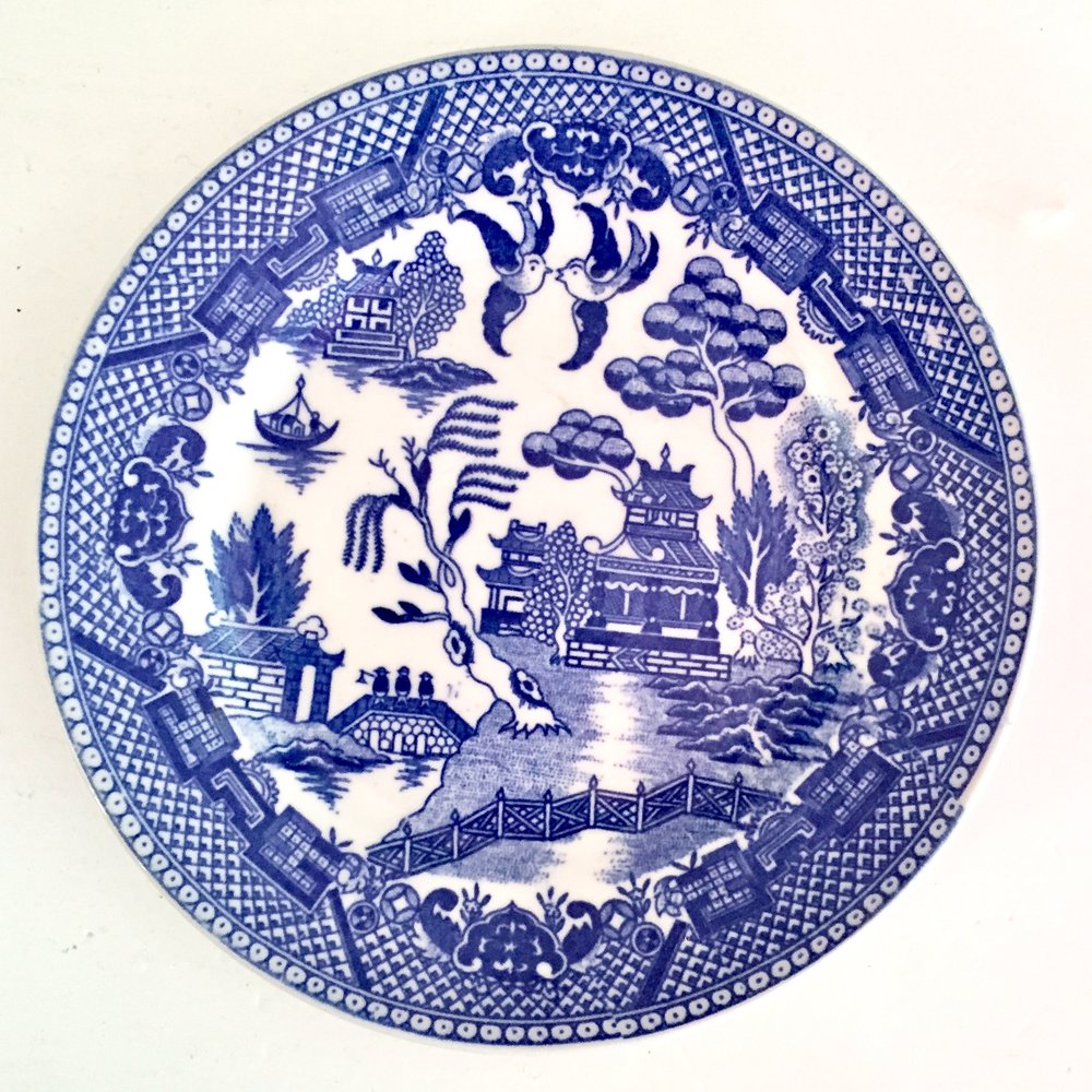 The Vintage Laundry — BLUE WILLOW JAPAN BREAD AND BUTTER PLATES