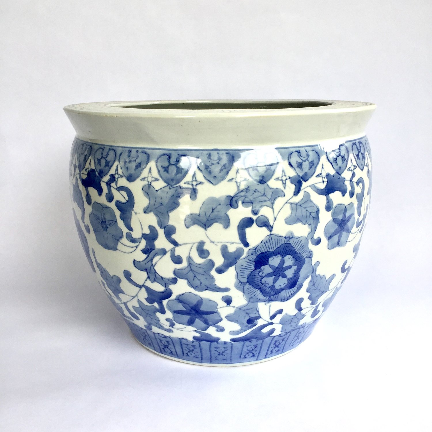 The Vintage Laundry — MEDIUM BLUE AND WHITE CHINOISERIE PLANTER