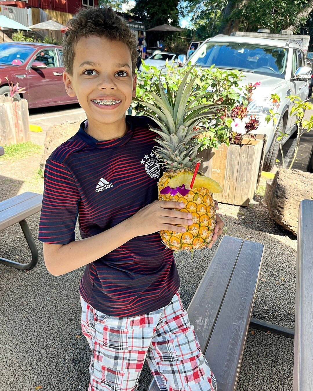 Someone's 1st Pi&ntilde;a Colada (sans alcohol, of course!)...

#wheninhawaii #pinacolada #mocktail #funwithfruit #pineapple  #summervacation #hawaii @mackssoda  #foodtrucks #northshore