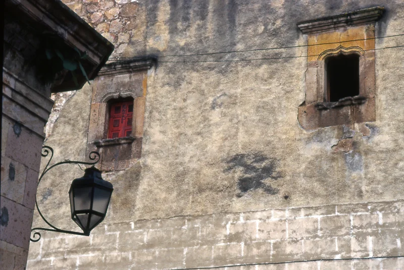red-window-morelia.jpg