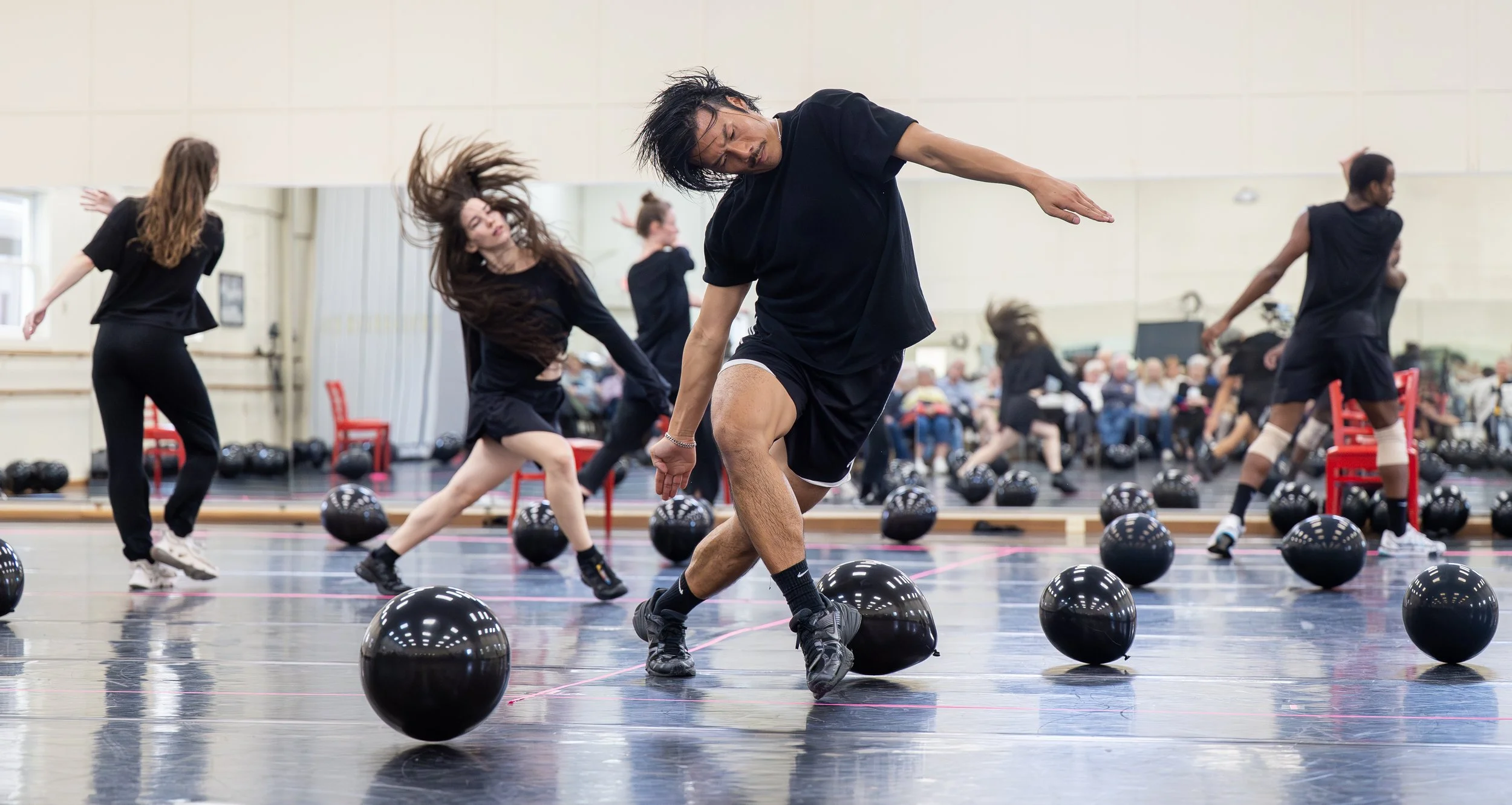 092525_FeatherTheory_Performance_DM_23.jpg