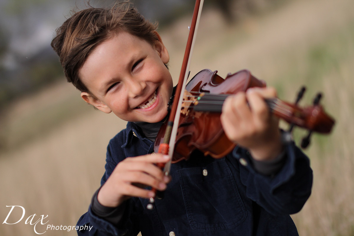 wpid-Child-with-violin-4838.jpg