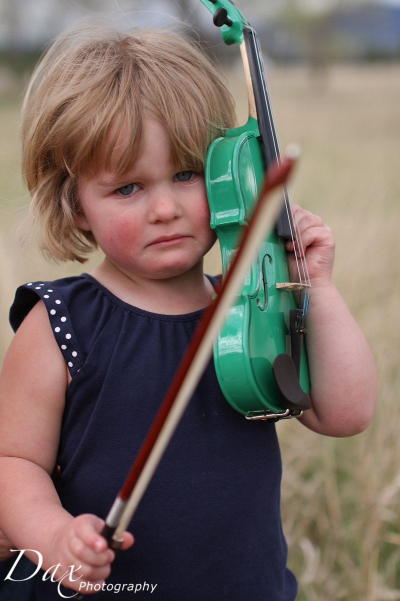 wpid-Child-with-violin-5783.jpg