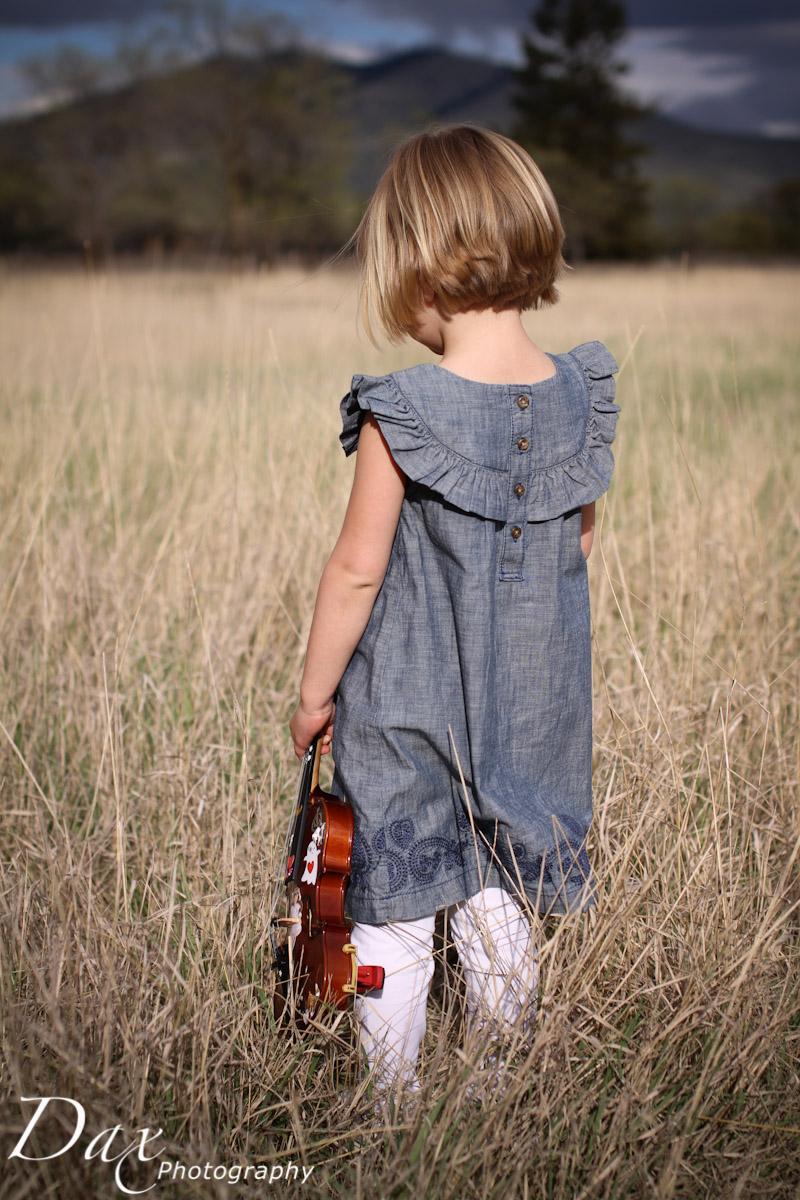 wpid-Child-with-violin-6113.jpg
