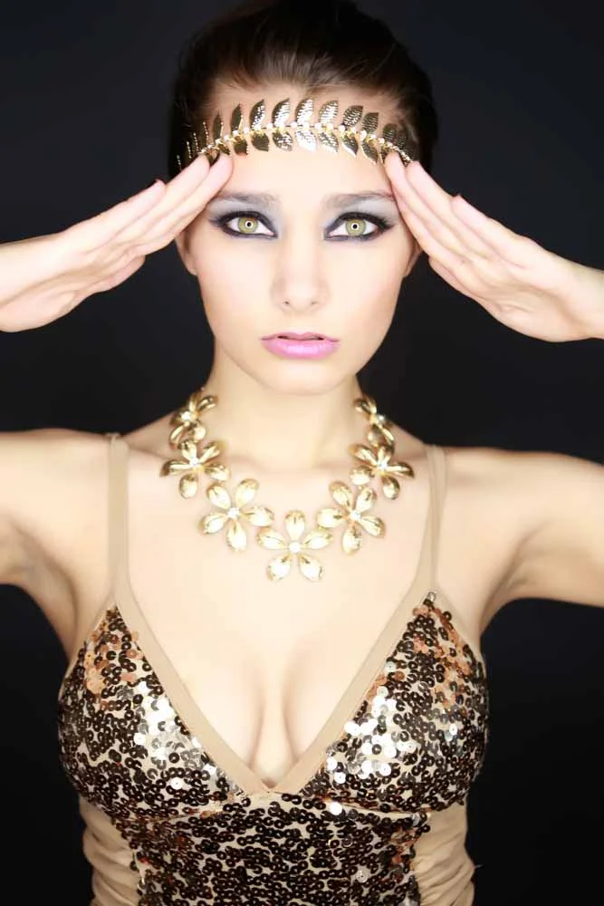 Fashion model in creative hair and makeup--56.jpg