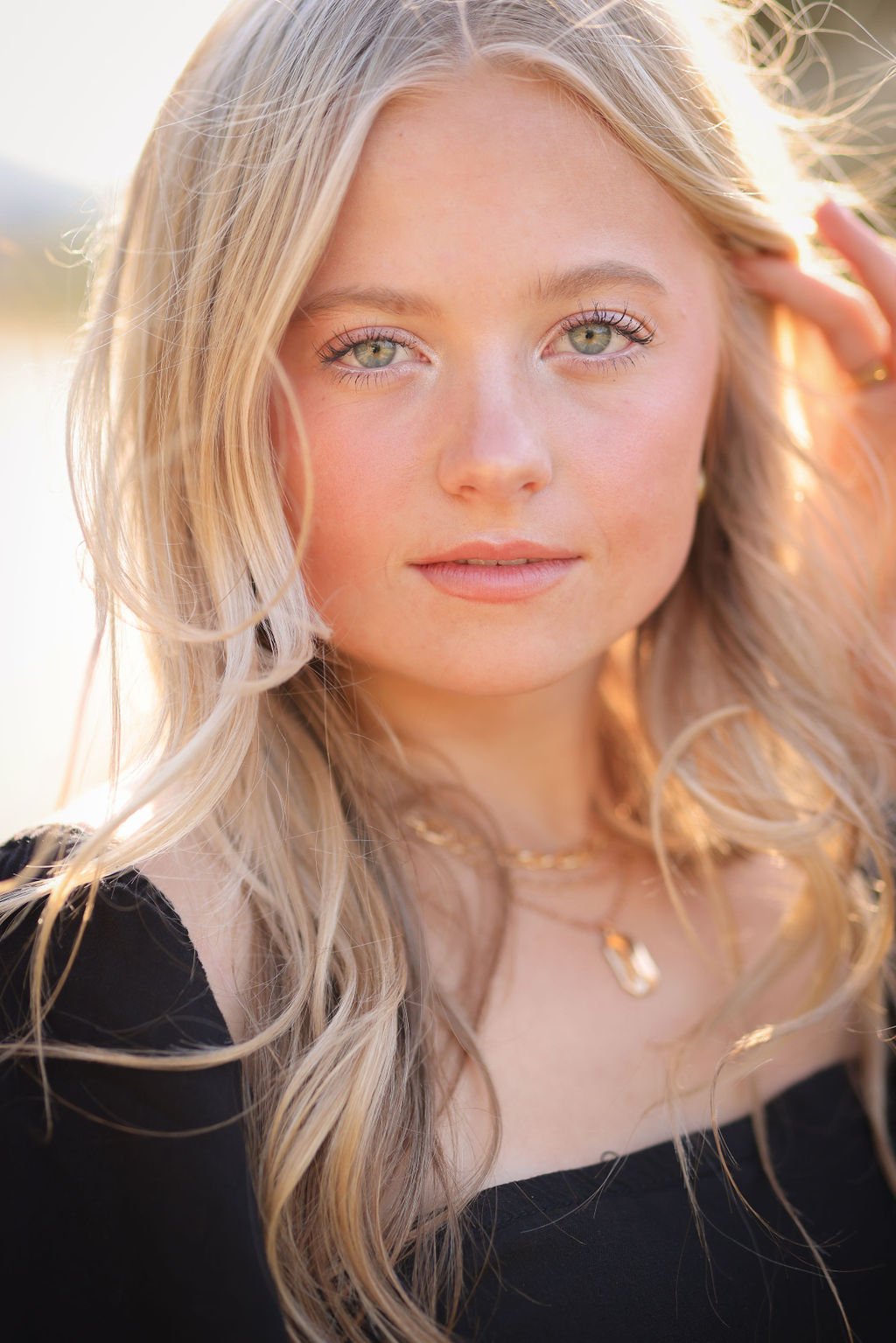 Montana high school senior portrait of blonde girl.jpg