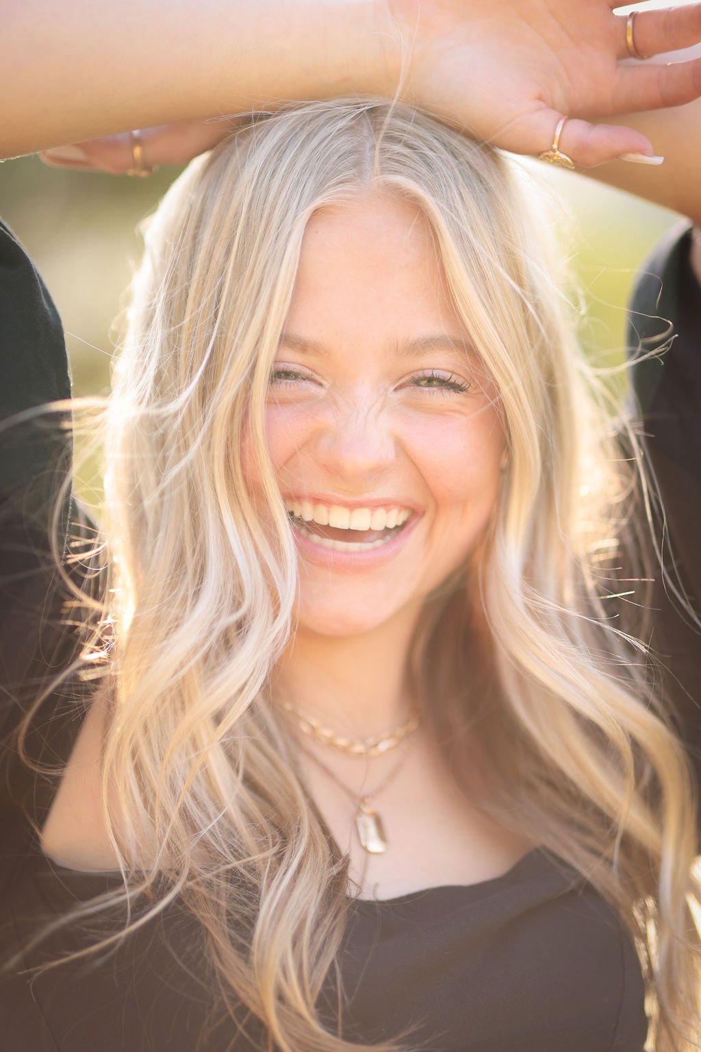 Gorgeous Missoula senior portrait of girl laughing.jpg