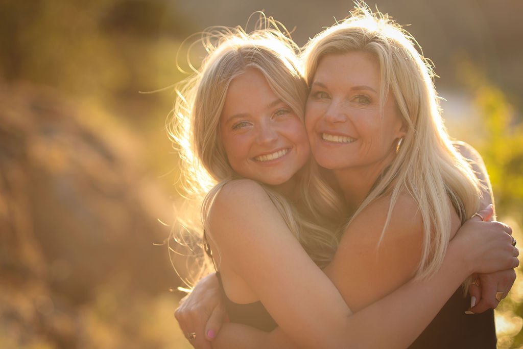 Missoula senior girl hugging her Mom.jpg