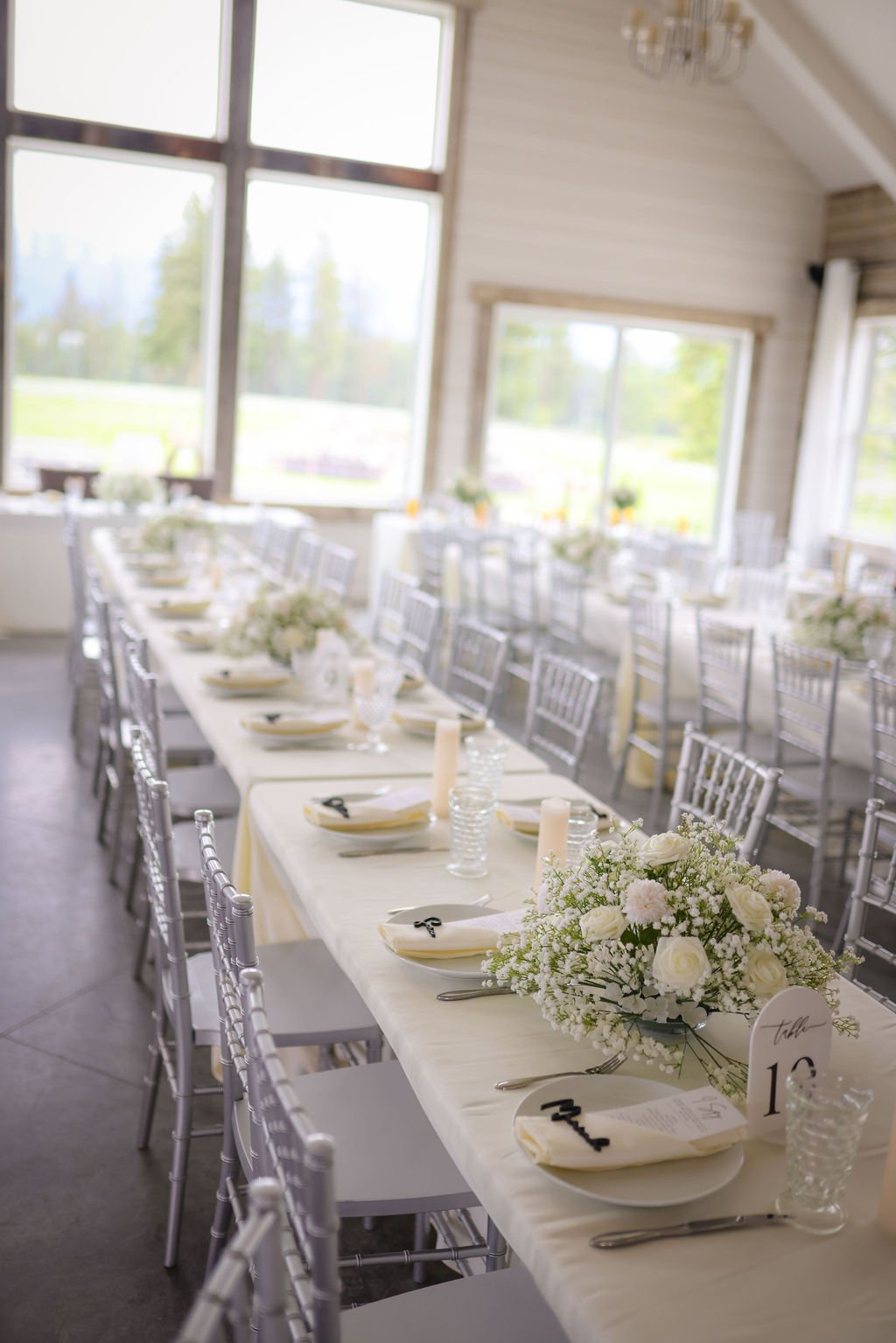 Gorgeous wedding table place settings at Silver Knot in Montana.jpg