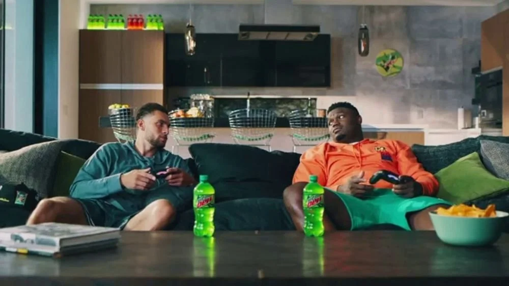 mountain-dew-level-up-your-game-feat-zion-williamson-zach-lavine-large-4.jpg