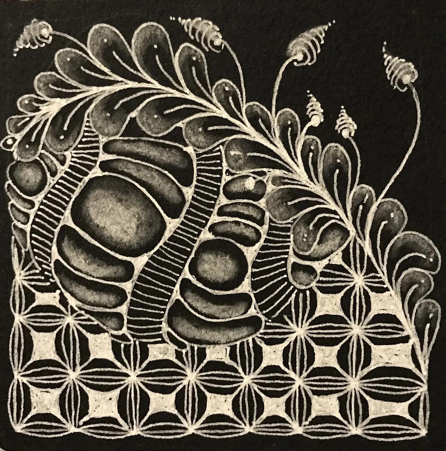 Sara and her Zen Valley Tangle are back!
Kicking off a summer series, Tuesday Night Tangles (TNT), with an instructive class using white pens on black tiles.
If interested to join, please see her website for details. @zenvalleytangle 
Zenvalleytangle