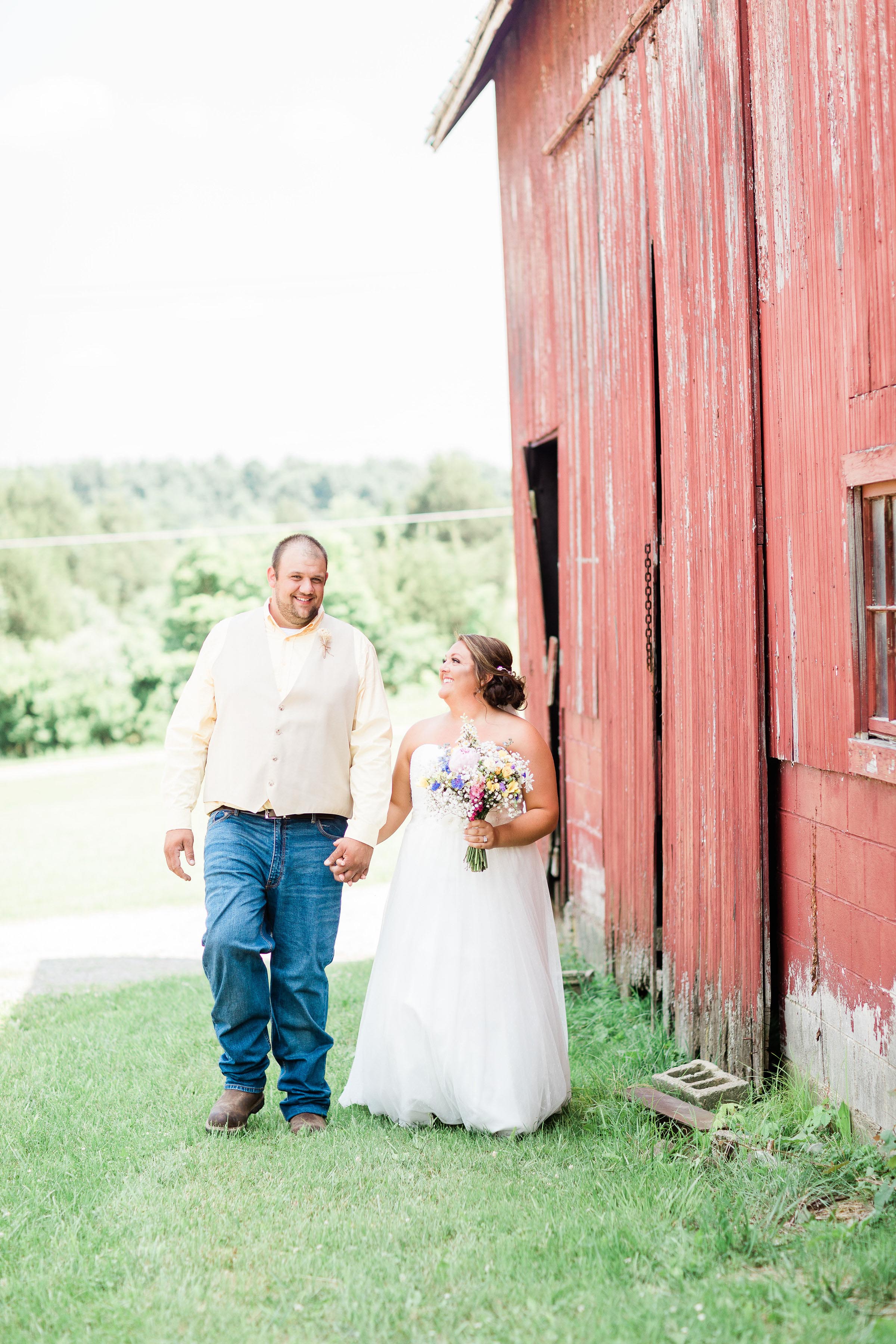 barn wedding blanchester ohio photographer-7.jpg