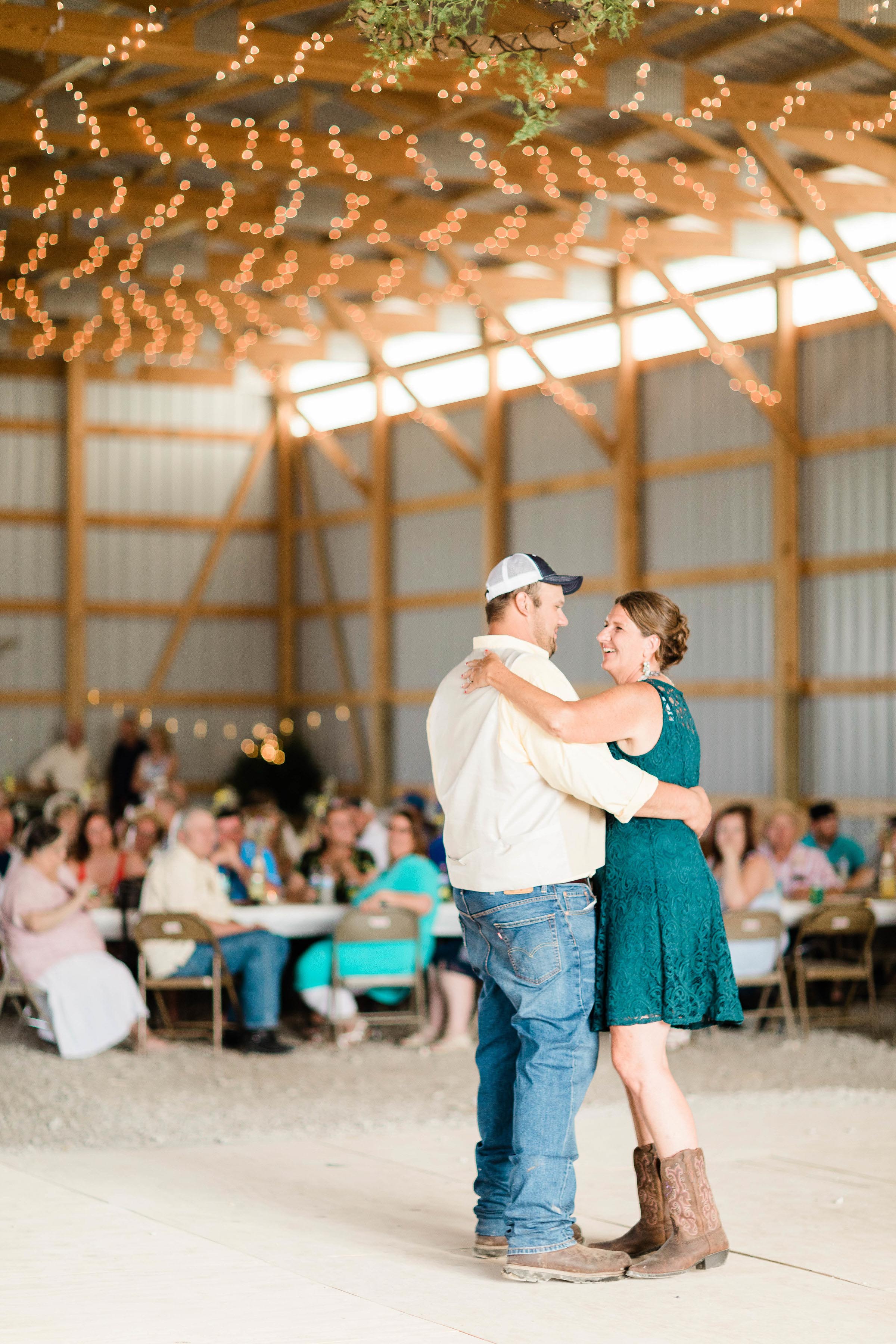 barn wedding blanchester ohio photographer-34.jpg