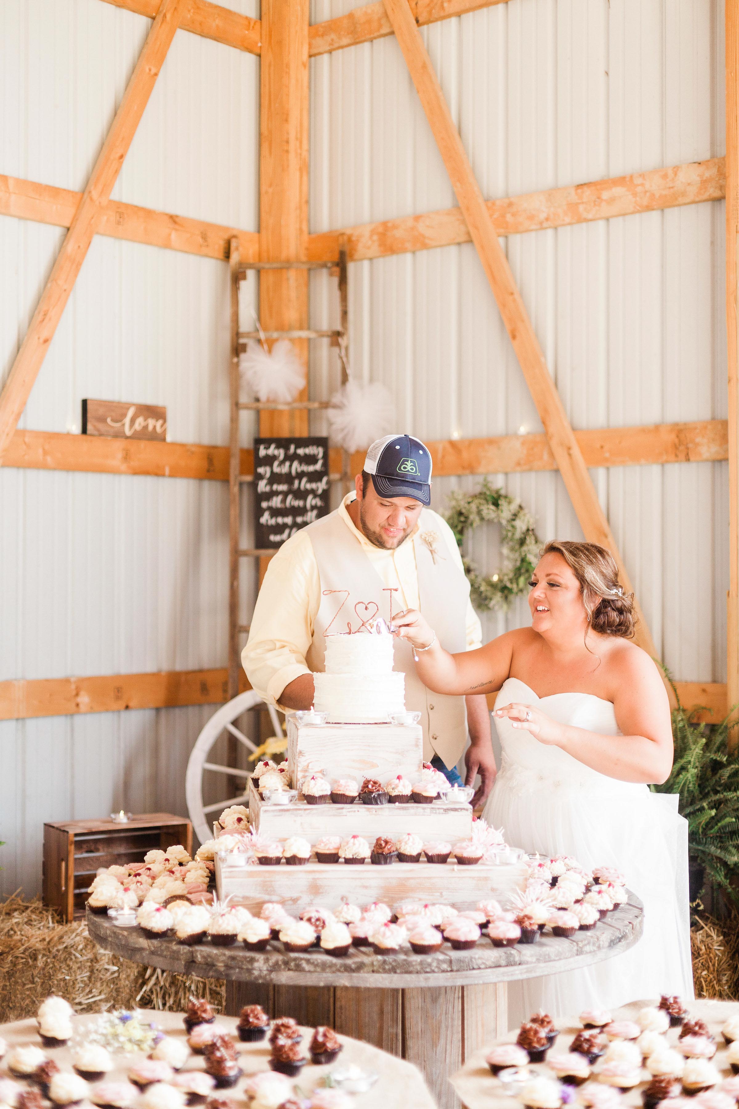 barn wedding blanchester ohio photographer-35.jpg