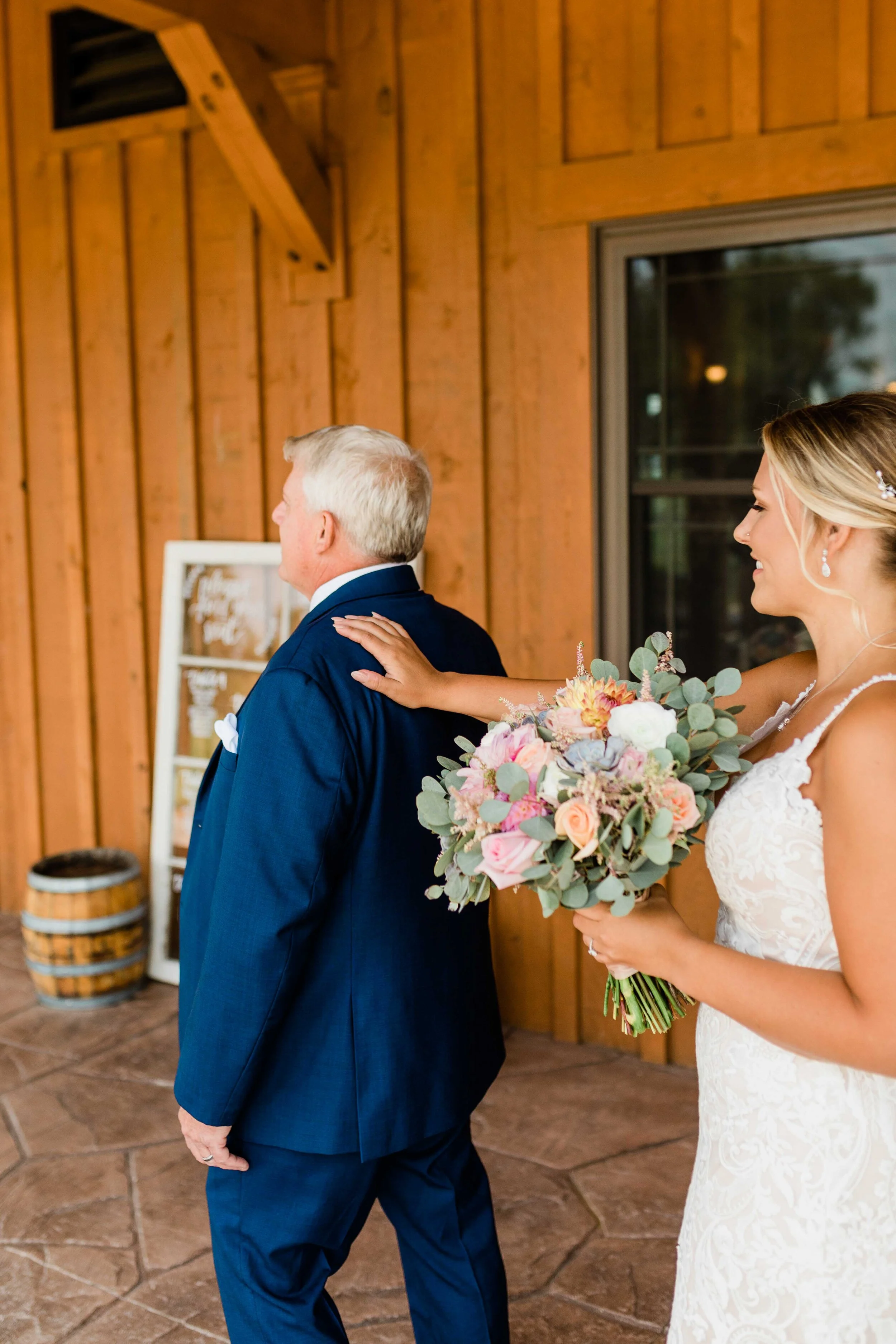 bride and dad first look-1.jpg