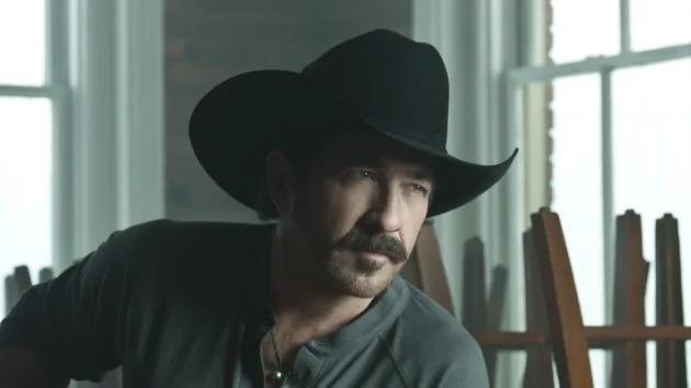 ‘An American Country Christmas With Kix Brooks’