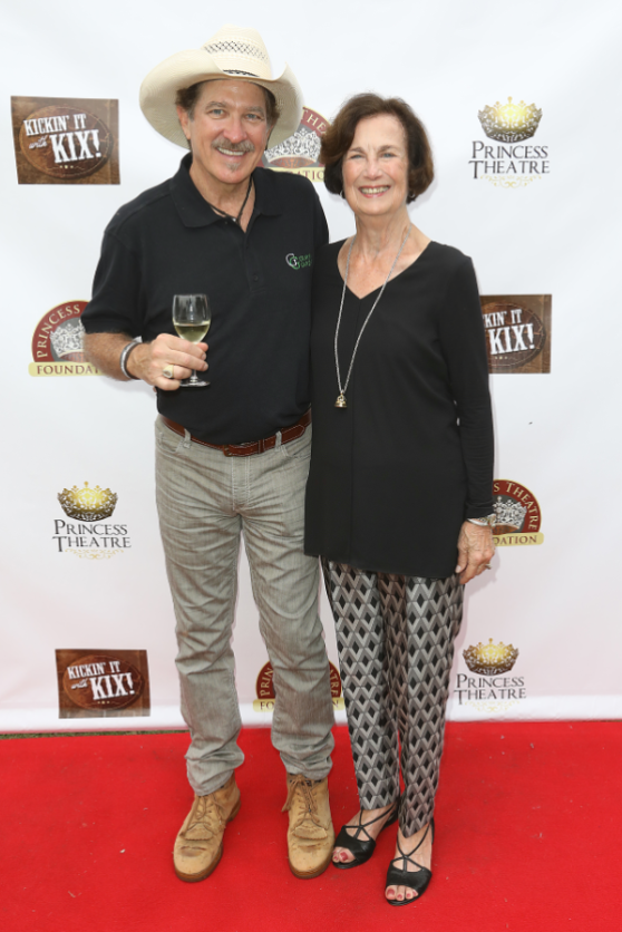 Kix Brooks and Eleanor Hatfield, President of the Princess Theatre Foundation.
