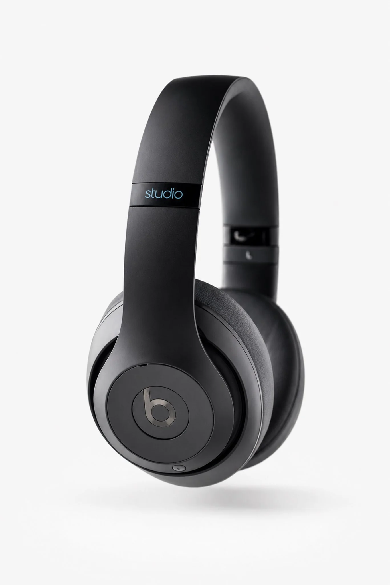 product-photography-technology-luxury-headphones.jpg