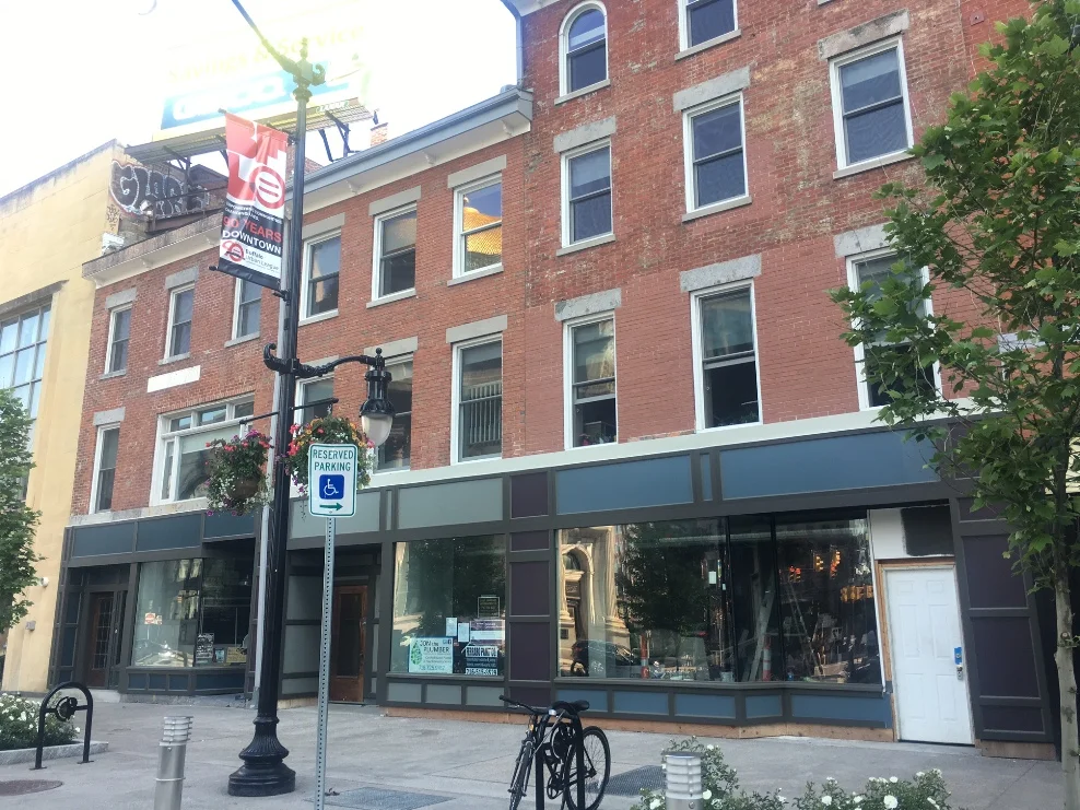 5-7 Genesee St has 3 new apartments and restaurant tenant signed for 1st floor