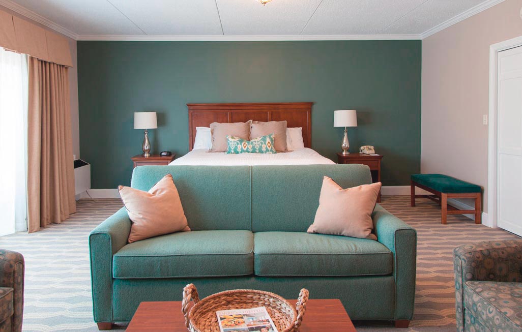 harbor inn room.jpg