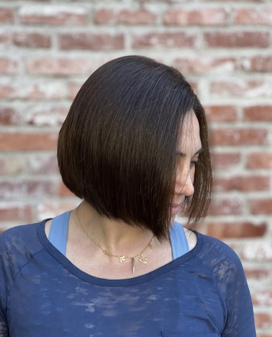 super beautiful bob by our stylist @charlesfoxhair ! he does amazing work, and hes taking new clients ✨ #bobhaircut #bobhaircuts #bobhaircutstyle #bobhaircut✂️✂️✂️ #shorthair #shorthaircut #hair #haircut #HAIRGOALS #hairideas #hairstyle
