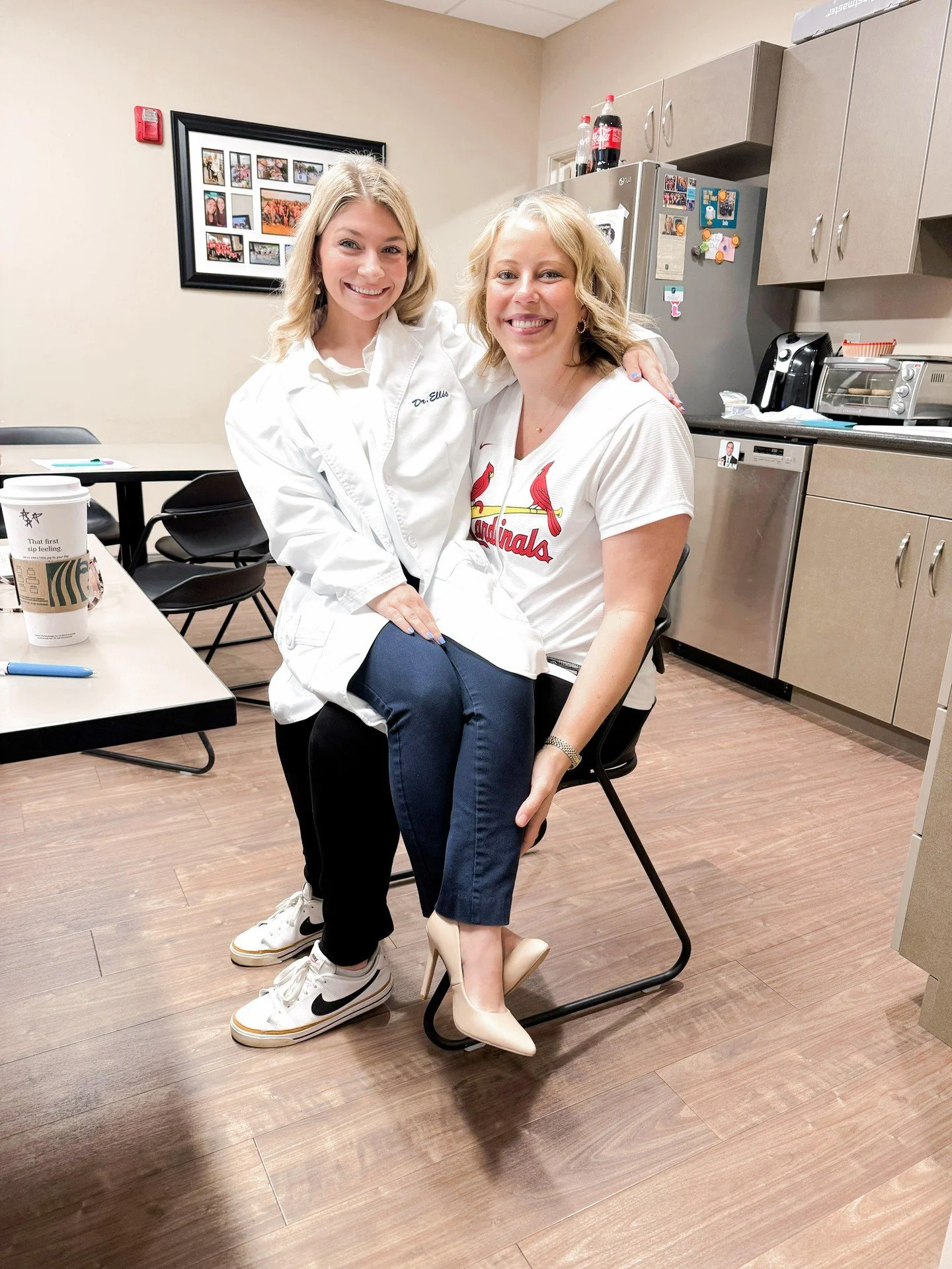 One more April Fools&rsquo; post because this one was too good not to share 😂👏

One of our amazing team members showed up as Dr. Ellis for April Fools&rsquo; Day and honestly&hellip; she nailed it 💁&zwj;♀️🦷

From the white coat to the confidence,