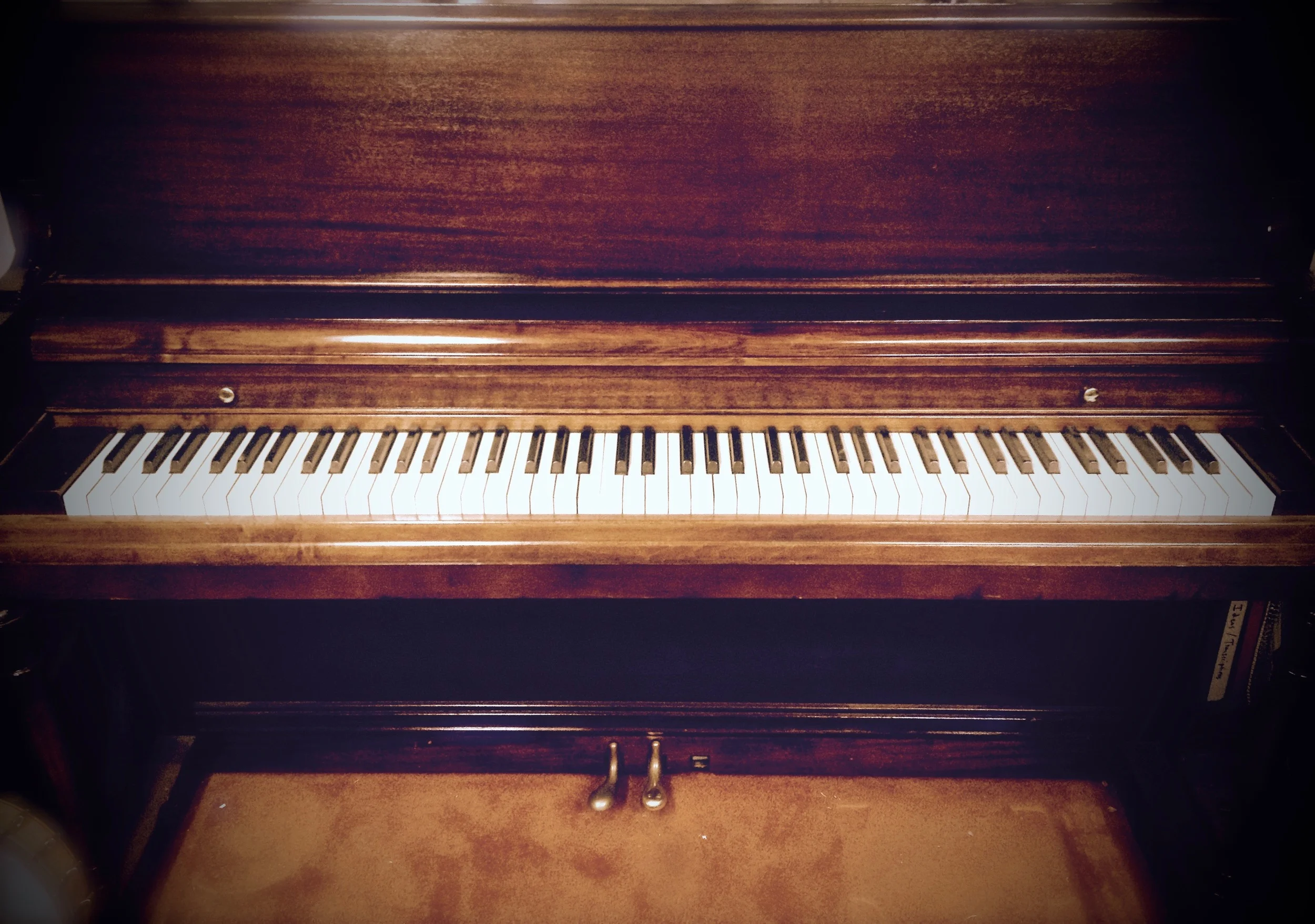piano bkgrnd.jpg