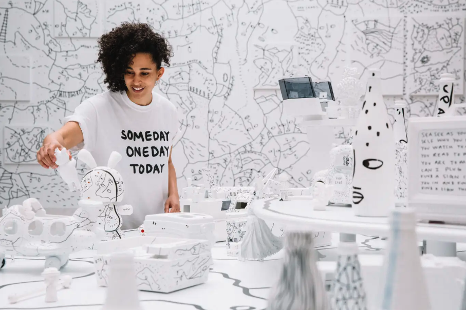 Shantell Martin: Past, Present, Future