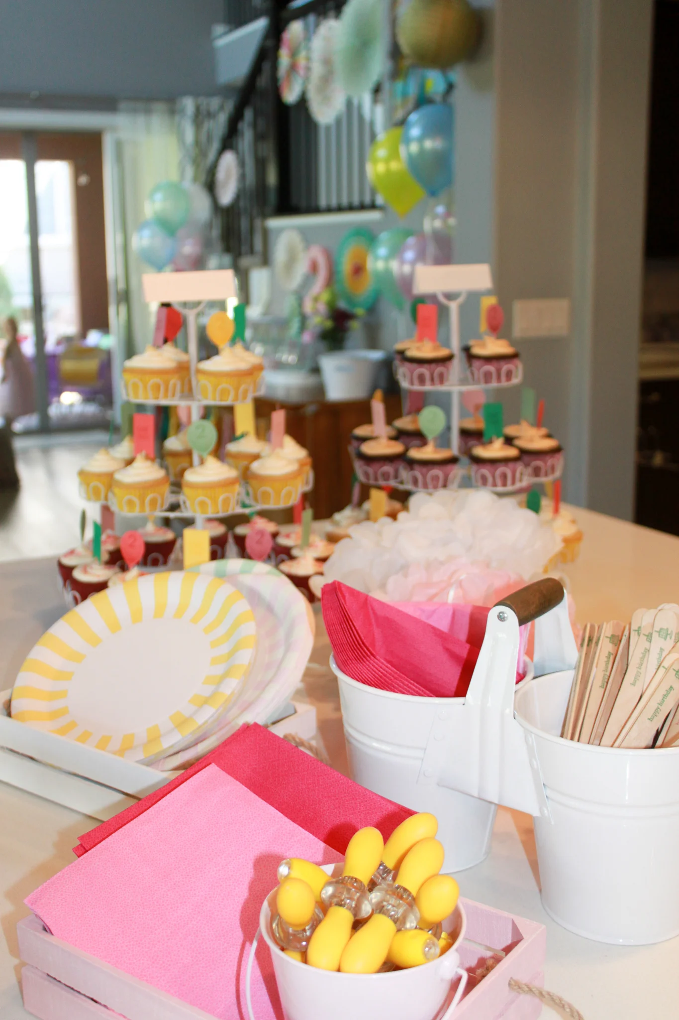 Pastel Balloon Tableware - OhSoFancyParty.com