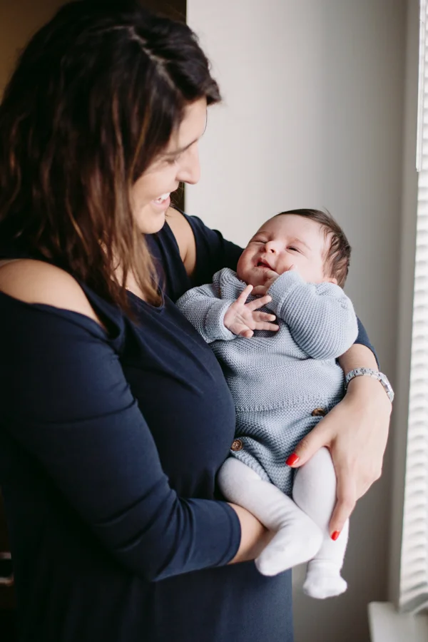 At home family and newborn session in Maryland
