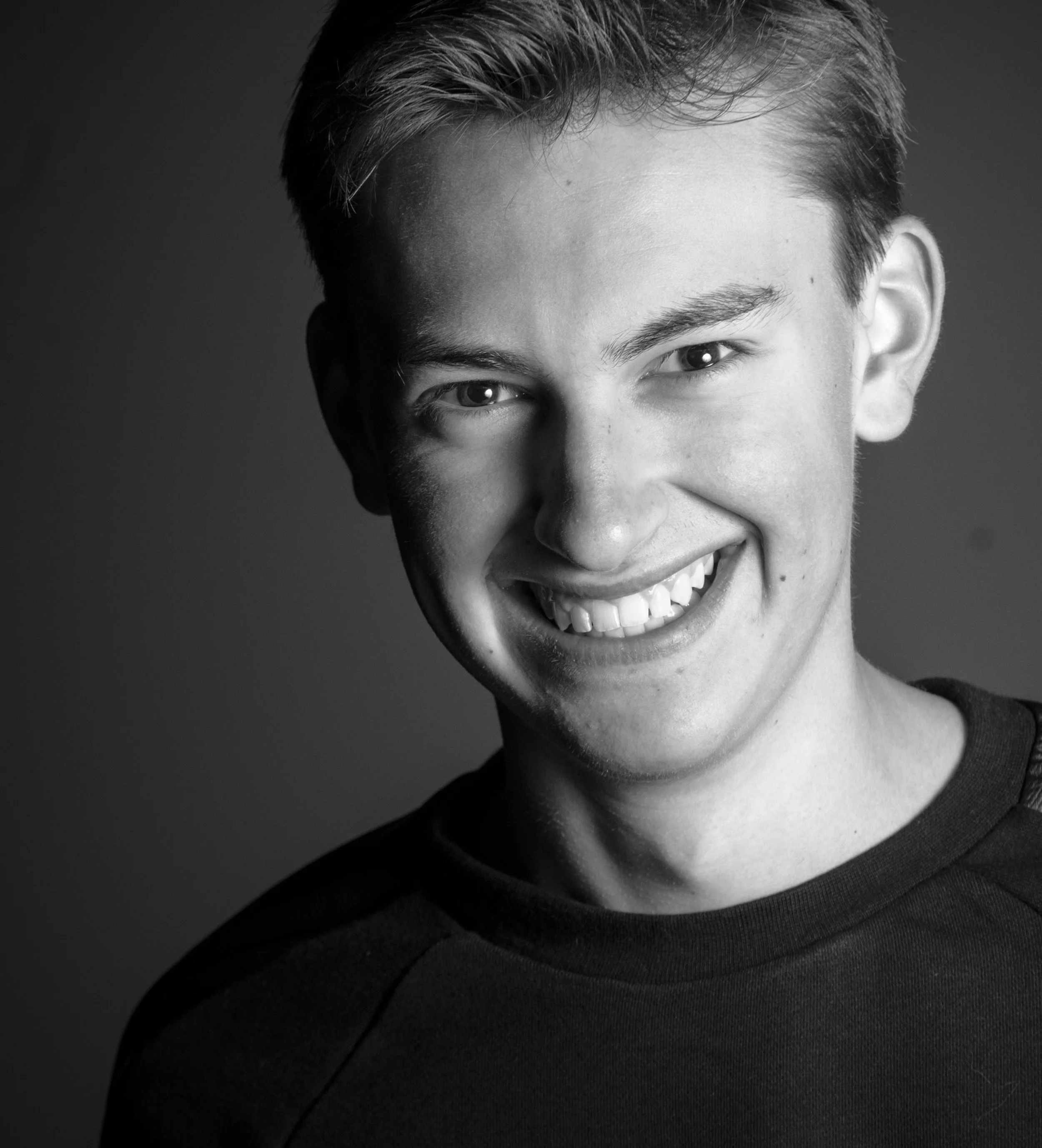 headshot2016.jpg