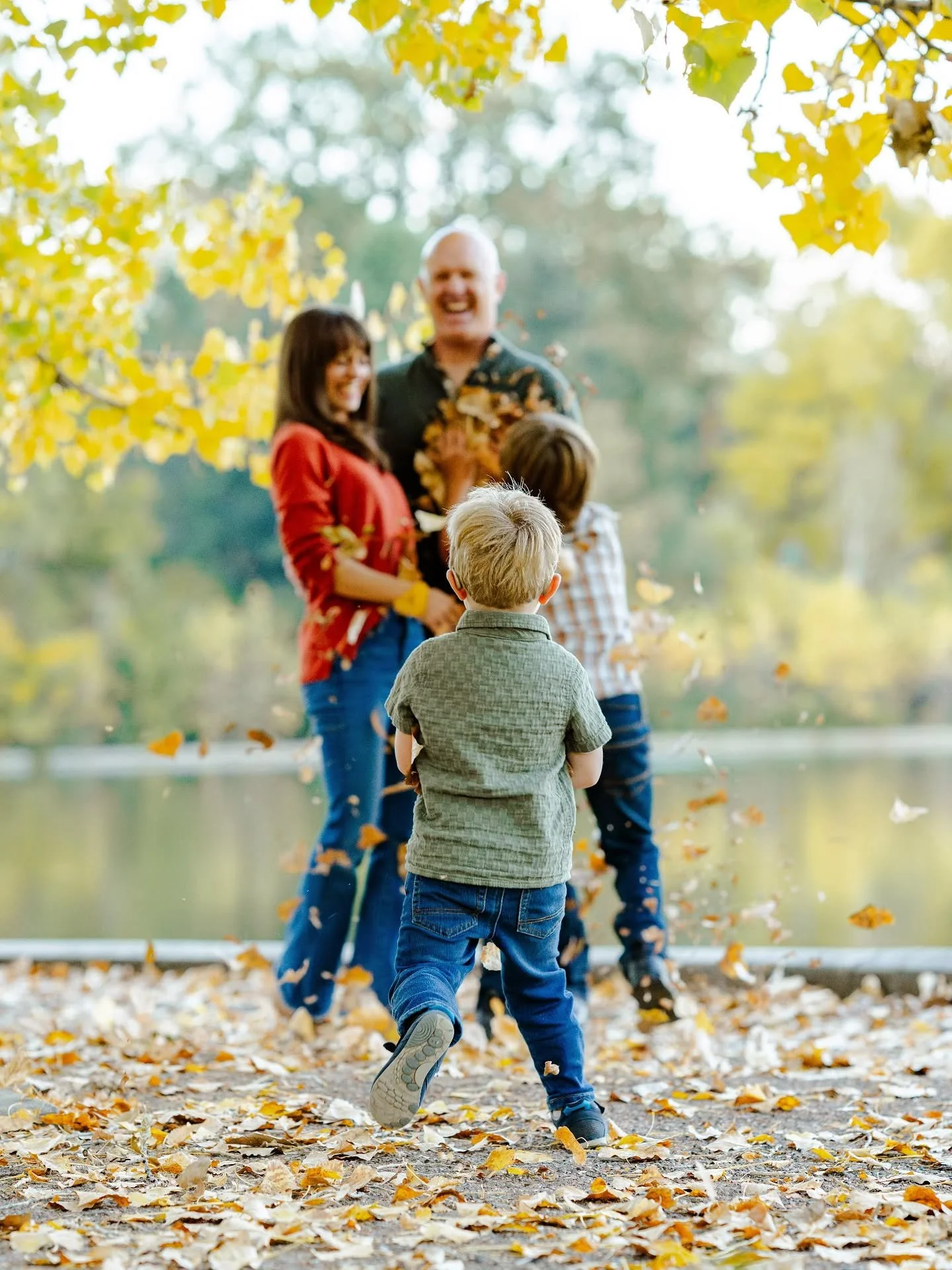 I'm so pleased to have wrapped up this benefit shoot for @pheptsa ... Thank you to the wonderful family who generously supported our teachers and students during the auction. We did had a wonderful fall together at City Park, Denver. 💕🍂